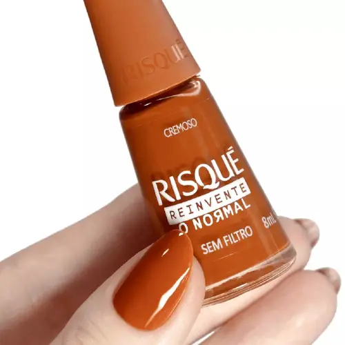 ESMALTE RISQUE REINVENTE O NORMAL SEM FILTRO